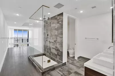 1100 Biscayne Blvd #5705, Miami, FL 33132 - Photo 21