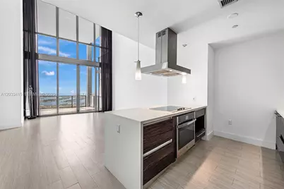 1100 Biscayne Blvd #5705, Miami, FL 33132 - Photo 7