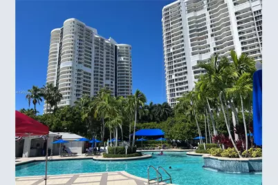 21050 Point Pl #702, Aventura, FL 33180 - Photo 3
