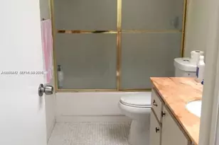 5401 Collins Ave, Miami Beach, FL 33140 - Photo 21