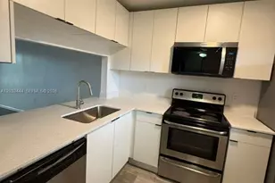 9220 NW 1st St, Pembroke Pines, FL 33024 - Photo 7