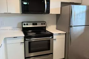 9220 NW 1st St, Pembroke Pines, FL 33024 - Photo 9