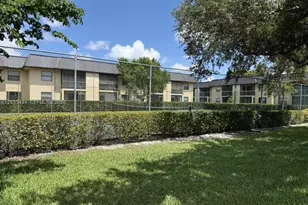 9220 NW 1st St, Pembroke Pines, FL 33024 - Photo 17