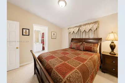 532 NW 208th Ter, Pembroke Pines, FL 33029 - Photo 11
