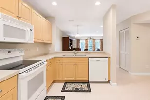 532 NW 208th Terrace, Pembroke Pines, FL 33029 - Photo 7