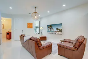 20930 NW 1st St, Pembroke Pines, FL 33029 - Photo 9
