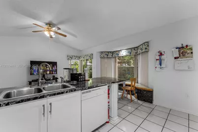 15640 SW 98th St, Miami, FL 33196 - Photo 35