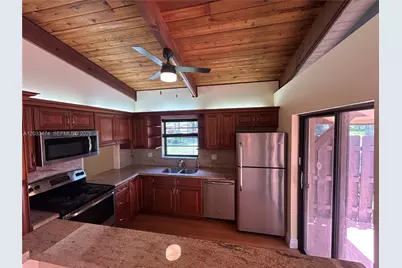539 Briarwood Cir #2-57, Hollywood, FL 33024 - Photo 9