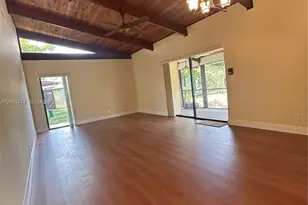 539 Briarwood Cir, Hollywood, FL 33024 - Photo 21