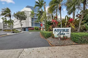 877 NE 195th St, Miami, FL 33179 - Photo 23