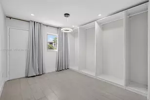 877 NE 195th St, Miami, FL 33179 - Photo 15