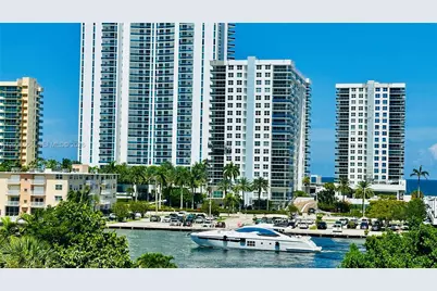 800 Parkview Dr #506, Hallandale Beach, FL 33009 - Photo 1