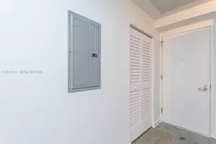 151 SE 1st St, Miami, FL 33131 - Photo 25