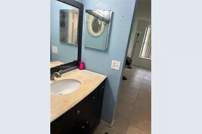 201 Lake Pointe Dr #203, Oakland Park, FL 33309 - Photo 9