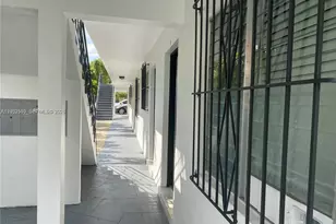 1168 SW 3rd St, Miami, FL 33130 - Photo 3