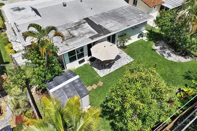 814 NE 4th St, Hallandale Beach, FL 33009 - Photo 11