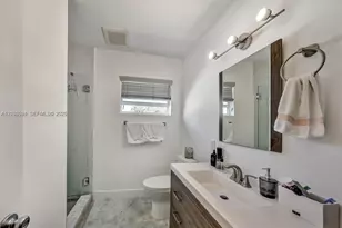 814 NE 4th St, Hallandale Beach, FL 33009 - Photo 51