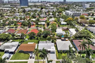 814 NE 4th St, Hallandale Beach, FL 33009 - Photo 9