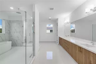 2210 SW 122nd Ter, Davie, FL 33325 - Photo 39