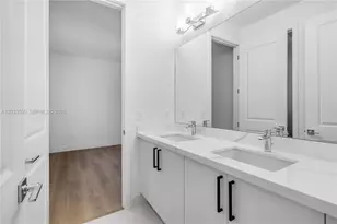 2210 SW 122nd Ter, Davie, FL 33325 - Photo 47