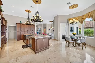18611 SW 39th St, Miramar, FL 33029 - Photo 13