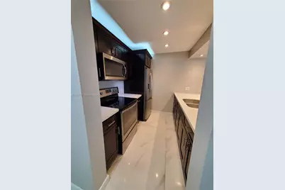 8160 Geneva Ct #303, Doral, FL 33166 - Photo 3