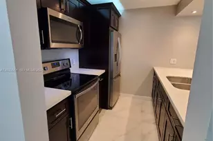 8160 Geneva Ct, Doral, FL 33166 - Photo 3