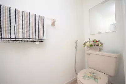 1255 W 53rd St #306, Hialeah, FL 33012 - Photo 11