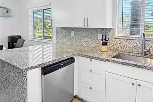 945 NE 34th Ave, Homestead, FL 33033 - Photo 9