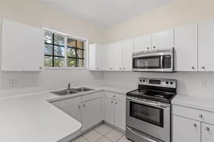 2741 NE 4th St, Homestead, FL 33033 - Photo 17