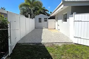 200 SE 3rd St, Pompano Beach, FL 33060 - Photo 9