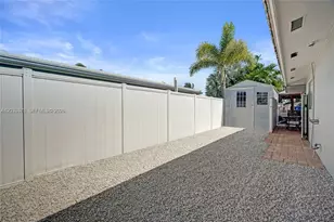 200 SE 3rd St, Pompano Beach, FL 33060 - Photo 53