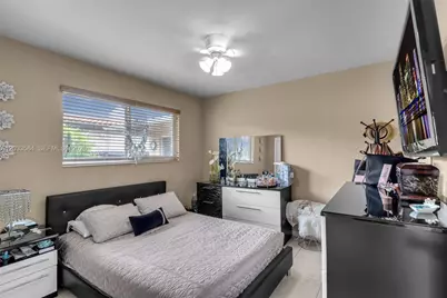 247 NW 51st Ave, Miami, FL 33126 - Photo 9