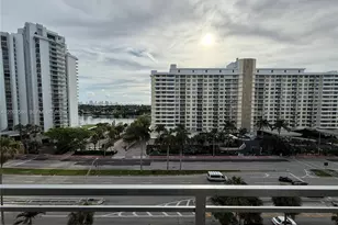 5555 Collins Ave, Miami Beach, FL 33140 - Photo 11