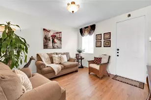16590 SW 70th St, Miami, FL 33193 - Photo 5
