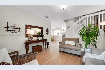 16590 SW 70th St, Miami, FL 33193 - Photo 3