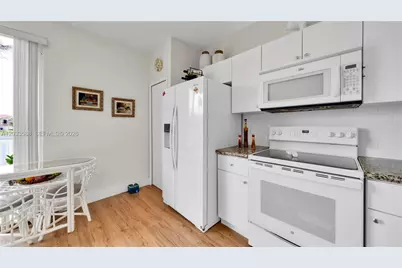 16590 SW 70th St, Miami, FL 33193 - Photo 17