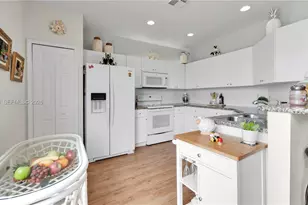 16590 SW 70th St, Miami, FL 33193 - Photo 13