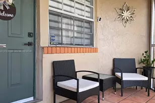 301 SW 86th Ave, Pembroke Pines, FL 33025 - Photo 3