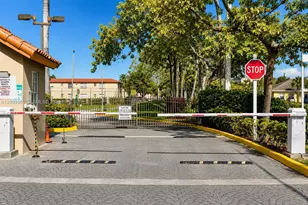 301 SW 86th Ave, Pembroke Pines, FL 33025 - Photo 21