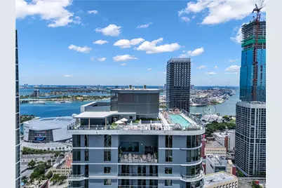 121 NE 5th St #1400, Miami, FL 33132 - Photo 3
