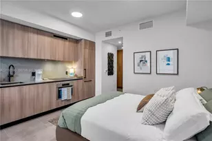 121 NE 5th St, Miami, FL 33132 - Photo 31