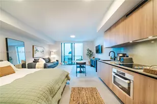 121 NE 5th St, Miami, FL 33132 - Photo 15