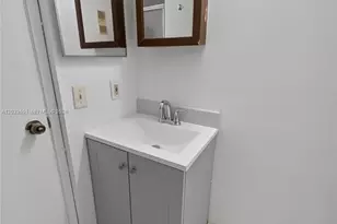 8750 N Sherman Cir, Miramar, FL 33025 - Photo 5