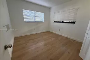 1080 NE 83rd St, Miami, FL 33138 - Photo 11