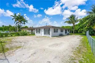 1011 NW 9th St, Homestead, FL 33030 - Photo 3