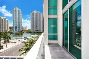 300 S Biscayne Blvd, Miami, FL 33131 - Photo 25