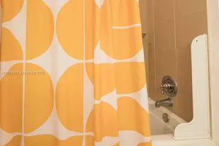 300 S Biscayne Blvd, Miami, FL 33131 - Photo 21