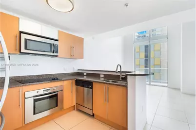 300 S Biscayne Blvd #L-428, Miami, FL 33131 - Photo 3