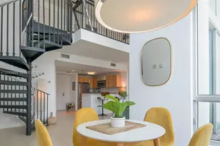 300 S Biscayne Blvd, Miami, FL 33131 - Photo 9